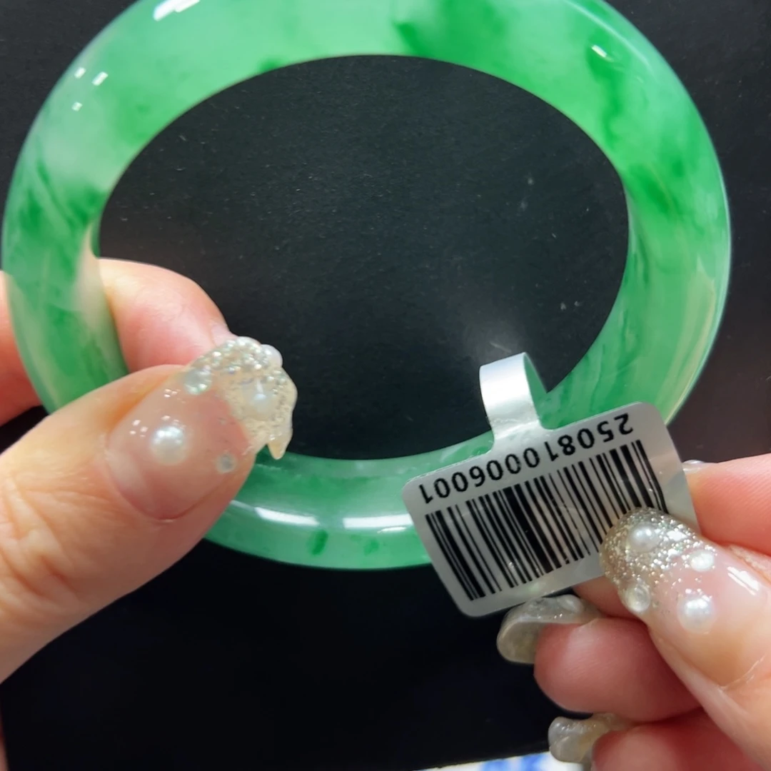 吴***】石英质玉未镶嵌手镯