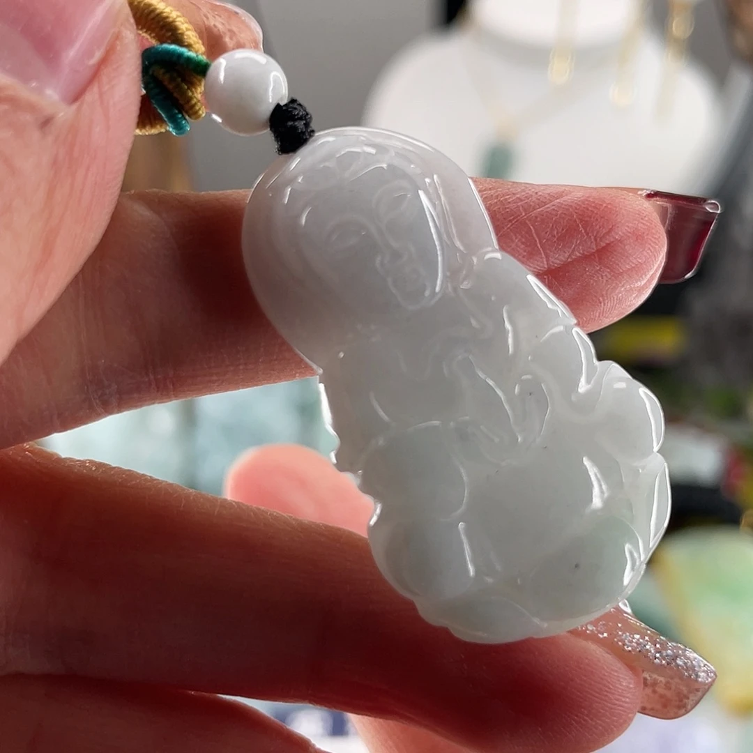 翡翠颈饰未镶嵌观音