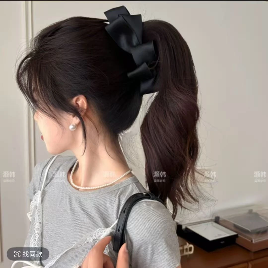 粉色洋装~韩国设计款多层缎面蝴蝶结香蕉夹甜美后脑勺高马尾夹