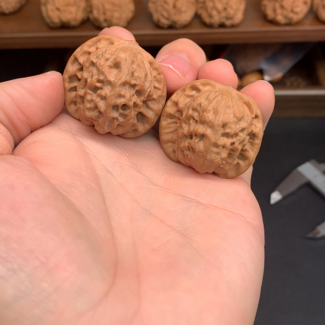 文玩核桃吊坠37野狼