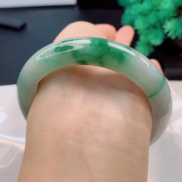 翡翠未镶嵌手镯59。60