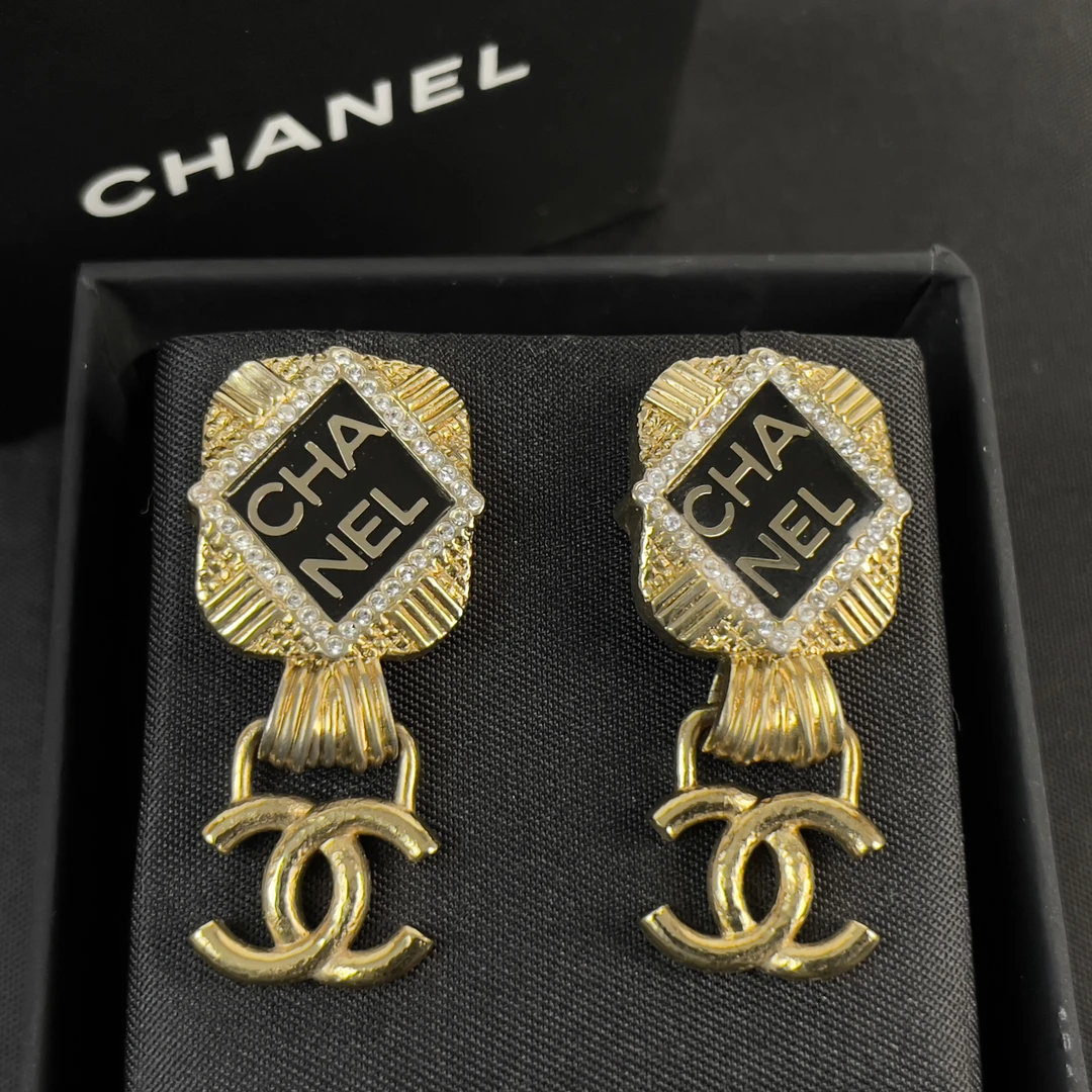 未使用 Chanel/香奈儿 方糖logo耳环/香选