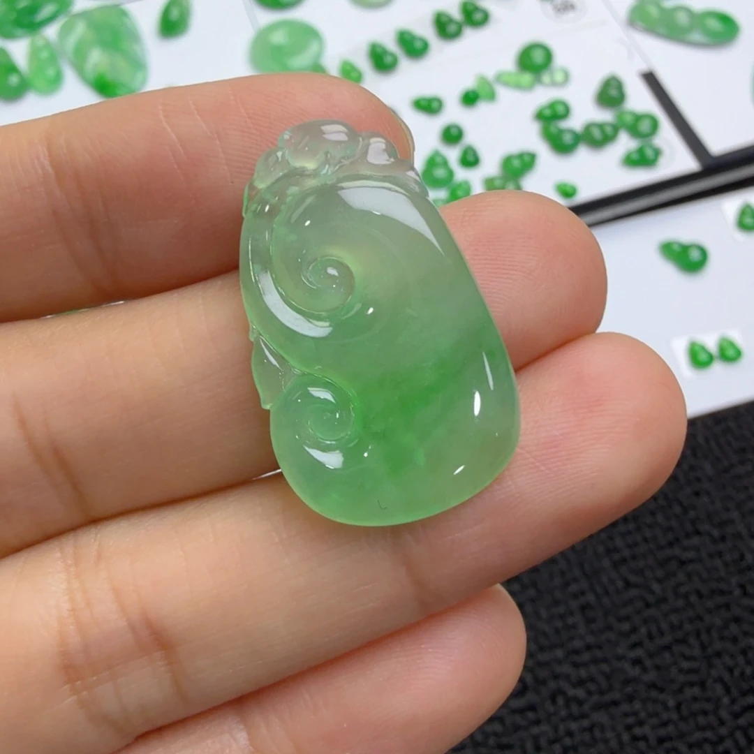 颈饰未镶嵌翡翠如意