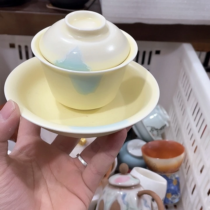 陶瓷茶具全部清清完回家过年