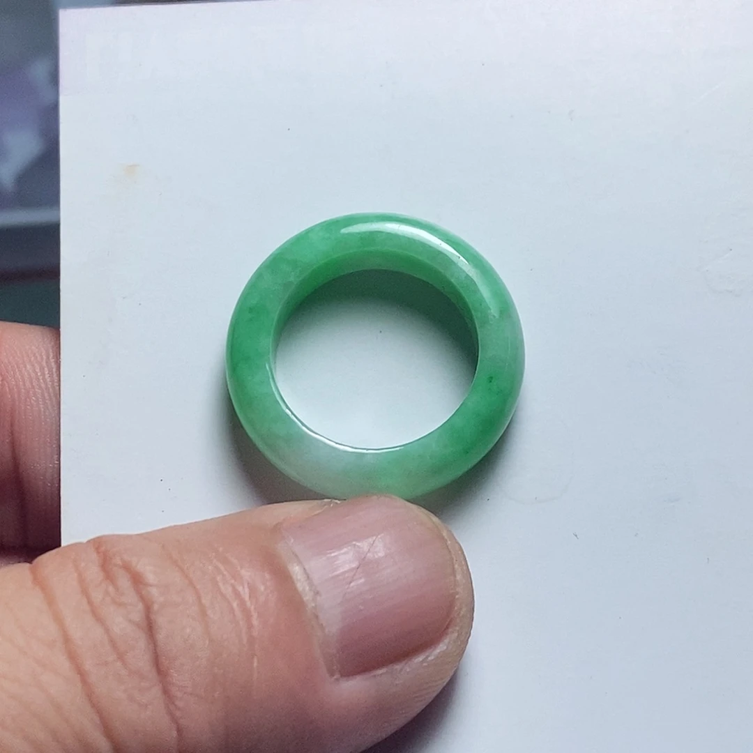 翡翠未镶嵌颈饰翡