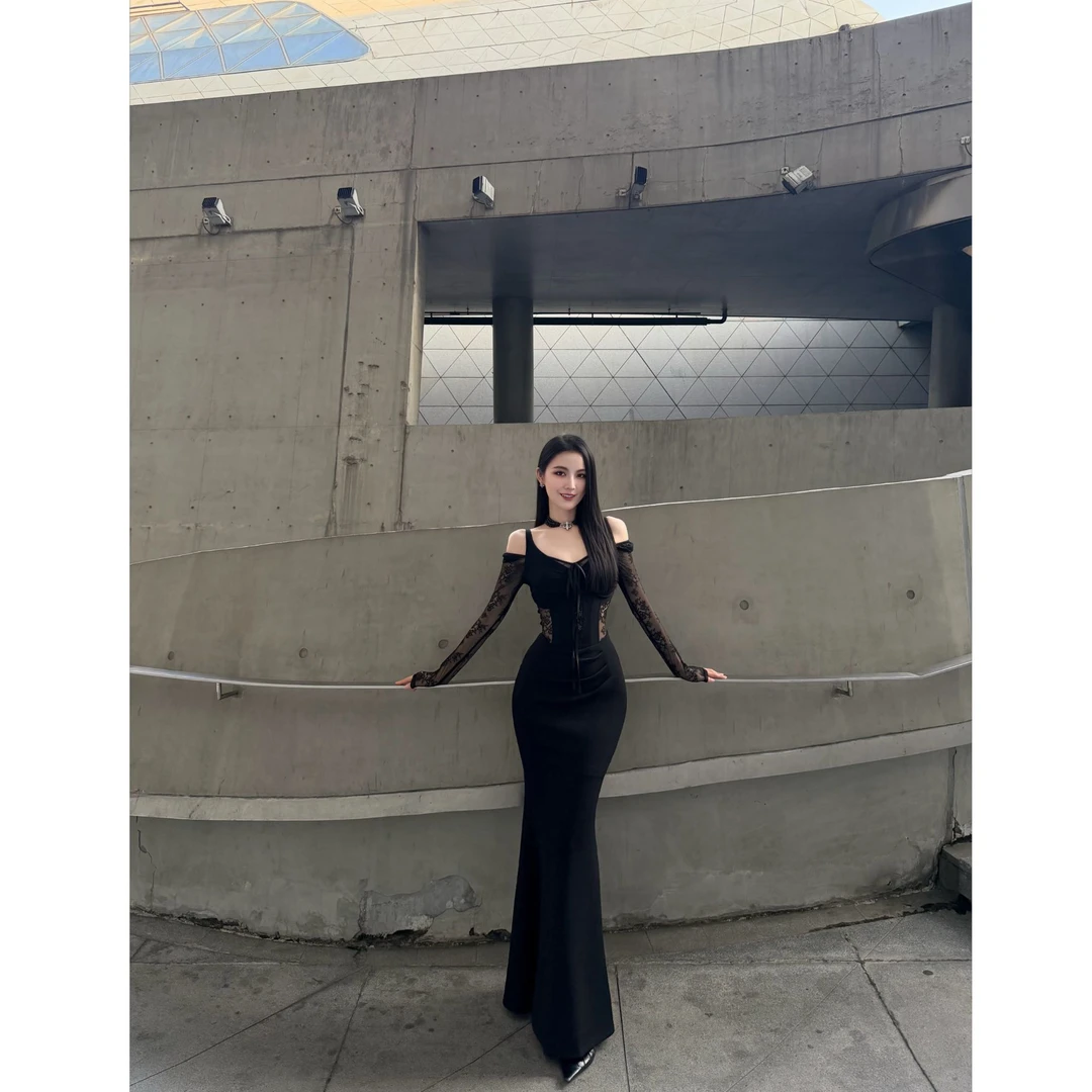 BETTER ME 鱼骨收腰甜辣蕾丝拼接吊带修身包臀连衣裙