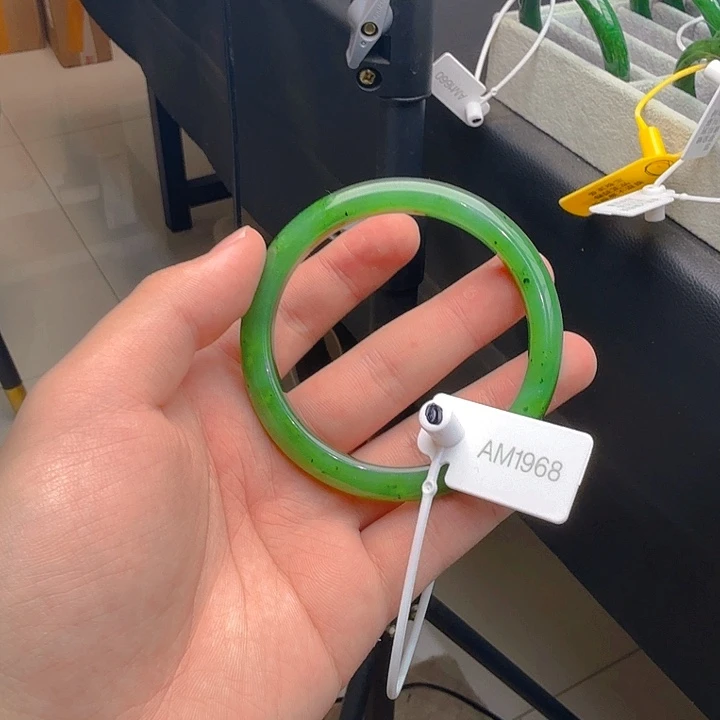 和田玉（碧玉）未镶嵌手镯