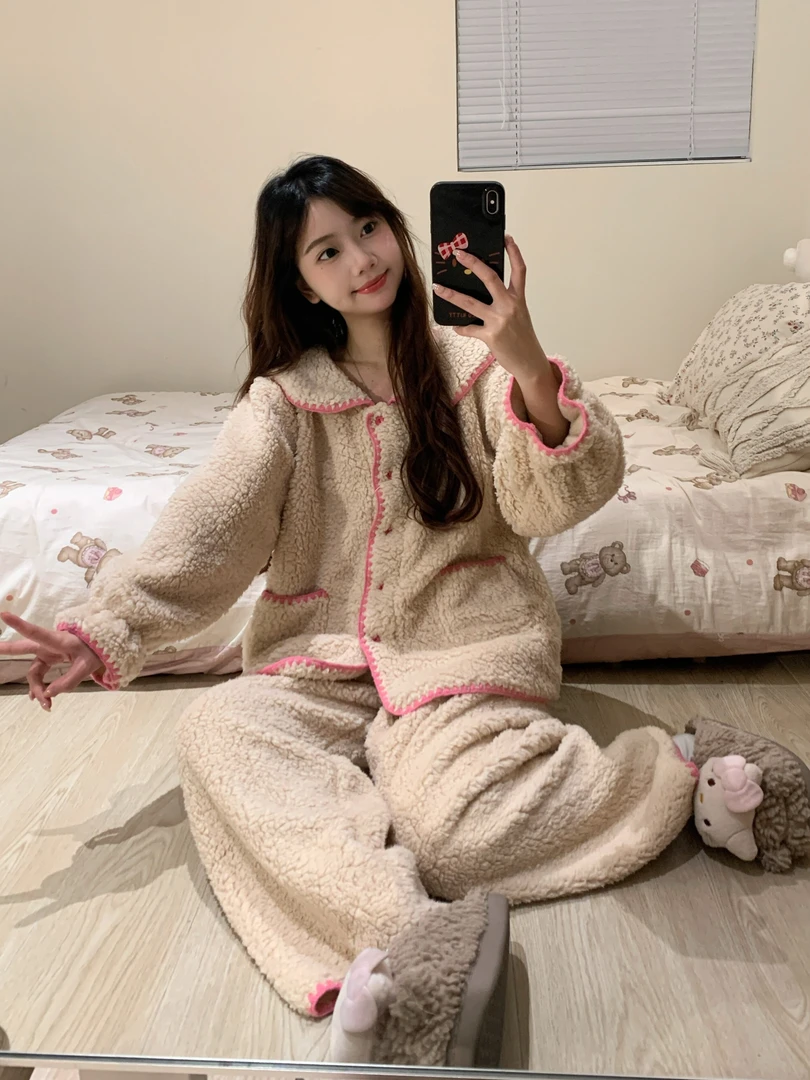 简约甜美纯色珊瑚绒睡衣女冬季粉色包边娃娃领加绒加厚家居服套装