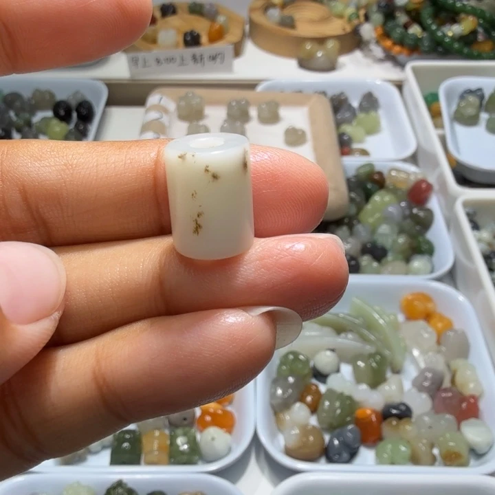 和田玉未镶嵌珠宝奇石