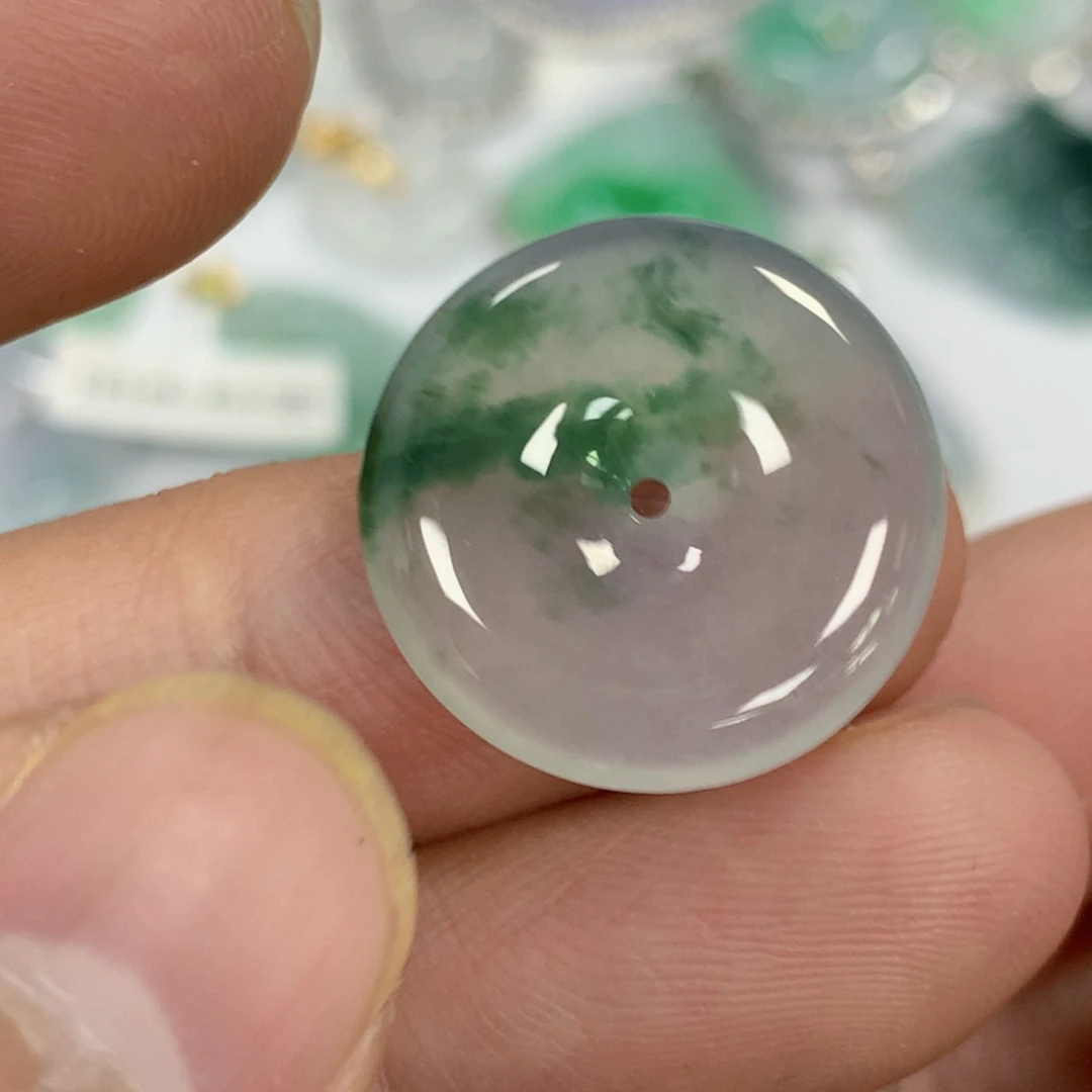 颈饰18K金镶嵌翡翠