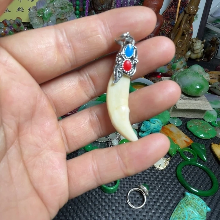 吊坠滴血莲花菩提