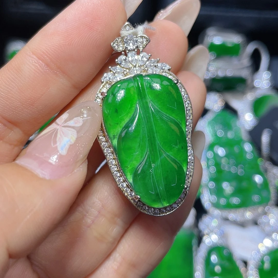 翡翠颈饰银S925镶嵌翡翠
