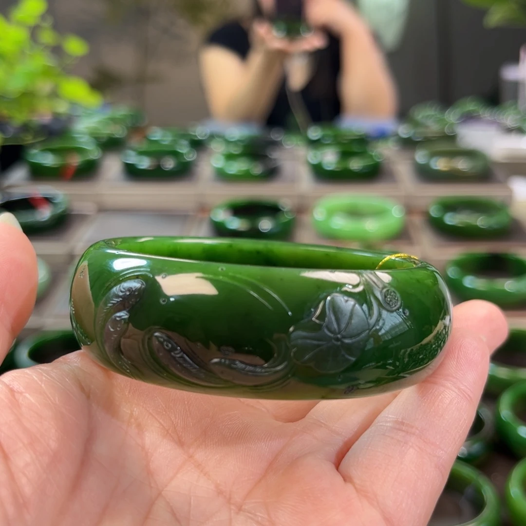 未镶嵌手镯和田玉（碧玉）