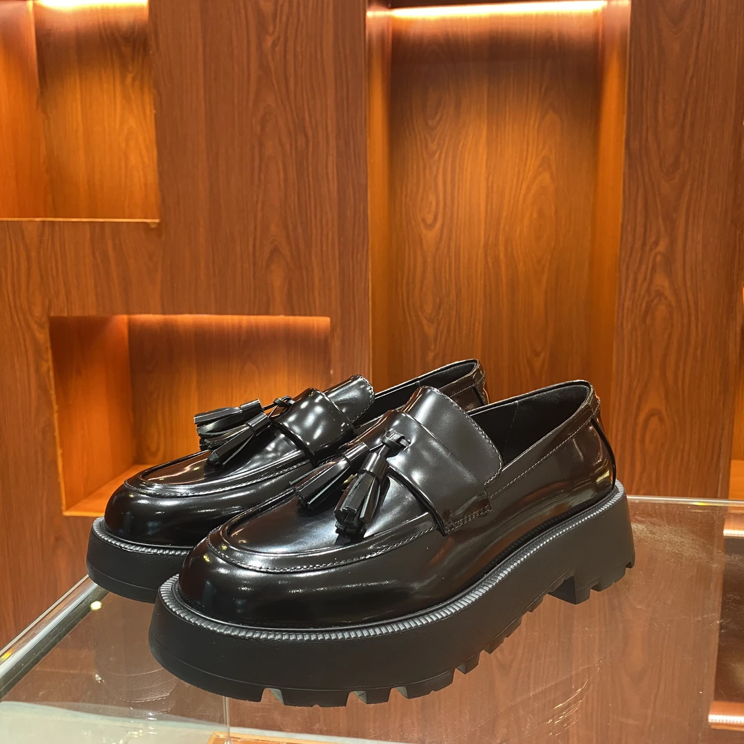 《华品工厂店》春季新款复古俏皮流苏款黑色厚底乐福鞋