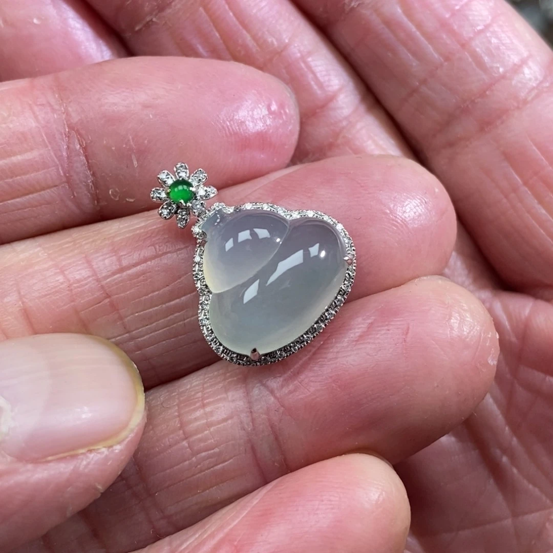 翡翠颈饰18K金镶嵌葫芦