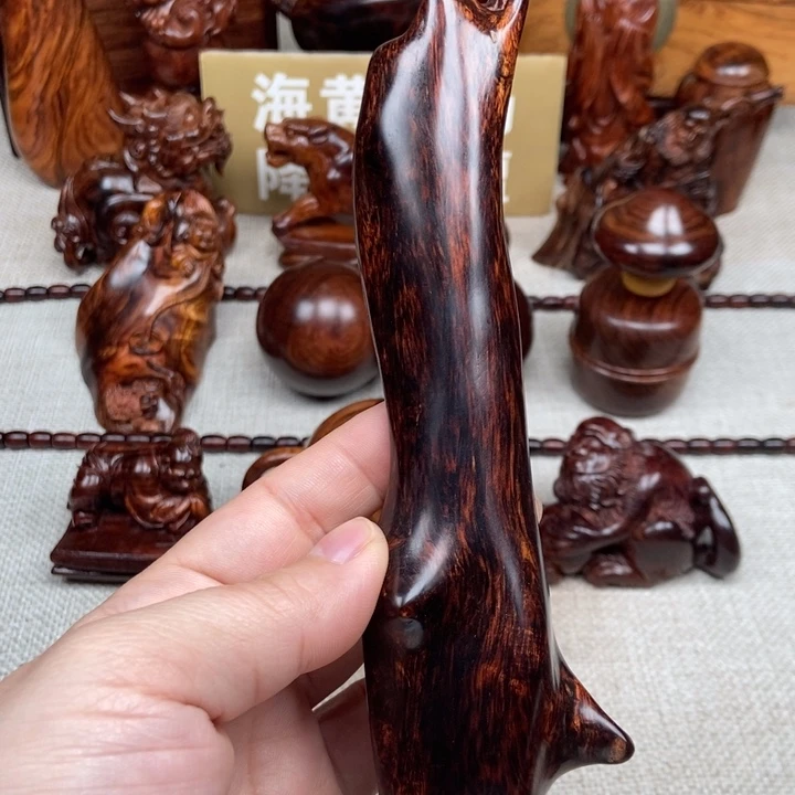 花梨木类端景台67.3克左右