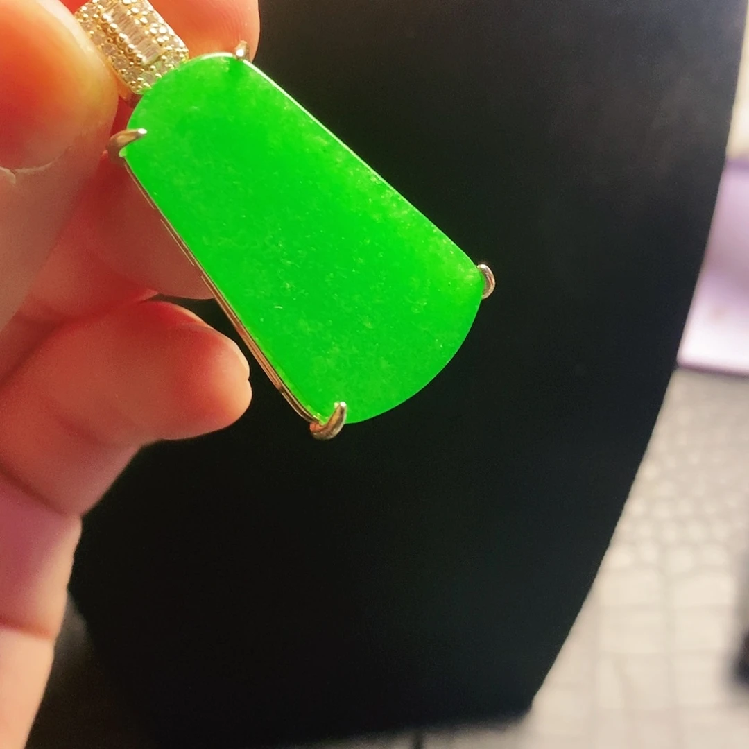 颈饰14K金镶嵌翡翠