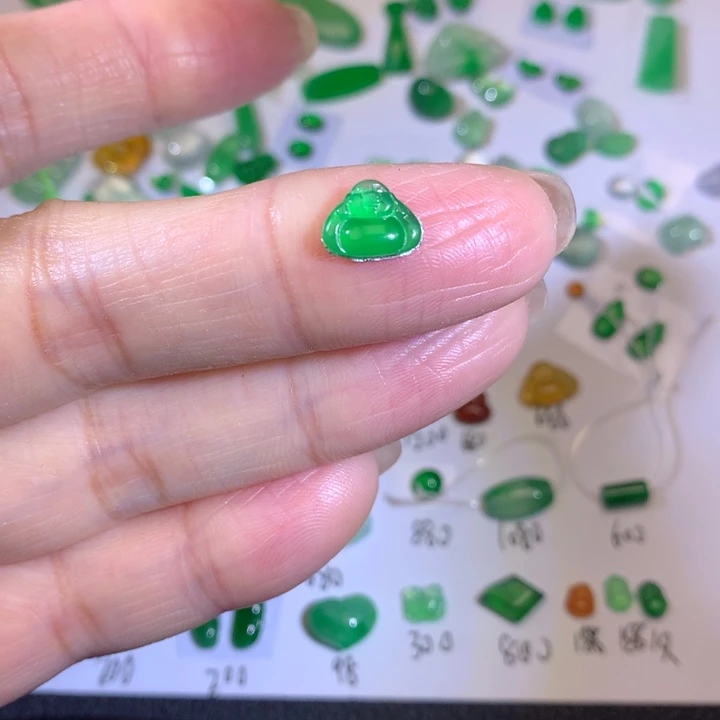 翡翠未镶嵌套链佛