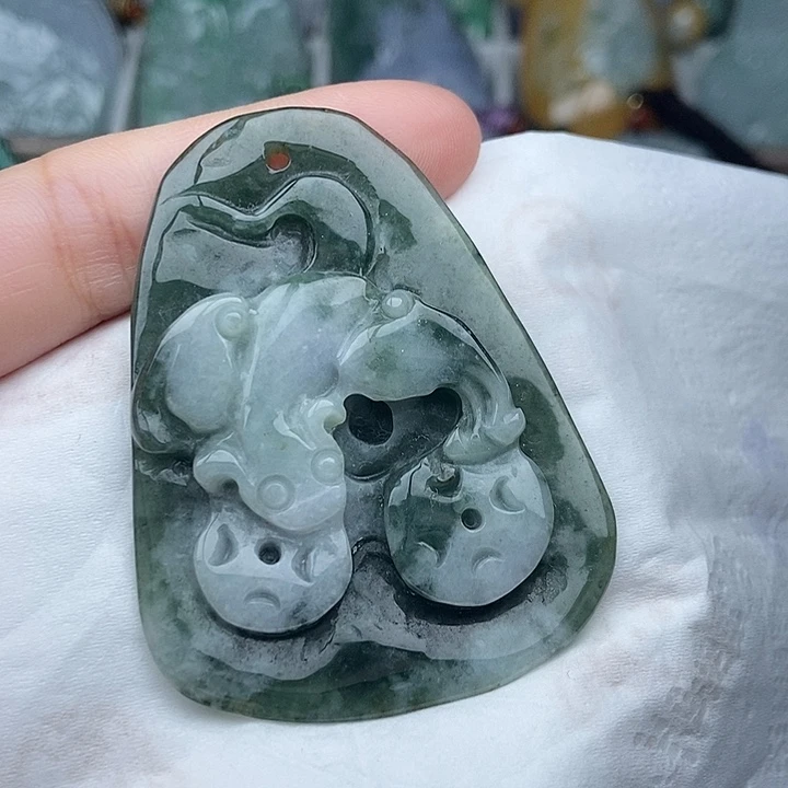 翡翠未镶嵌颈饰翡翠