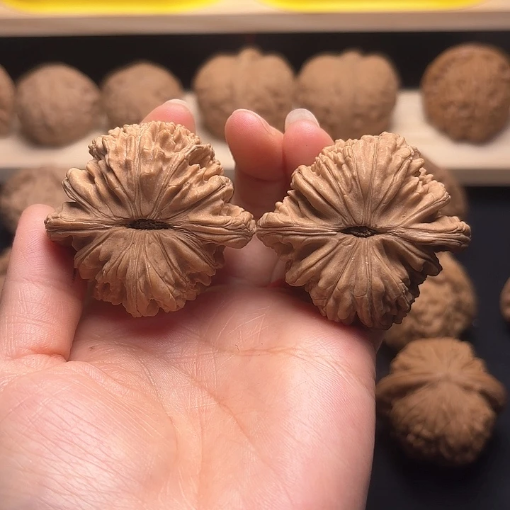 文玩核桃把件乃*46四座楼