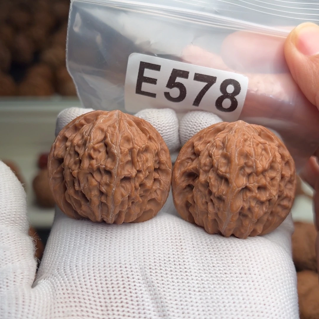 圣***罗吊坠文玩核桃E578石子磨40