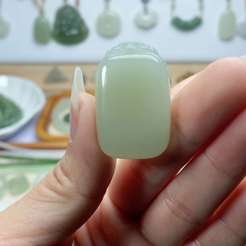 【闪购商品】颈饰未镶嵌和田玉