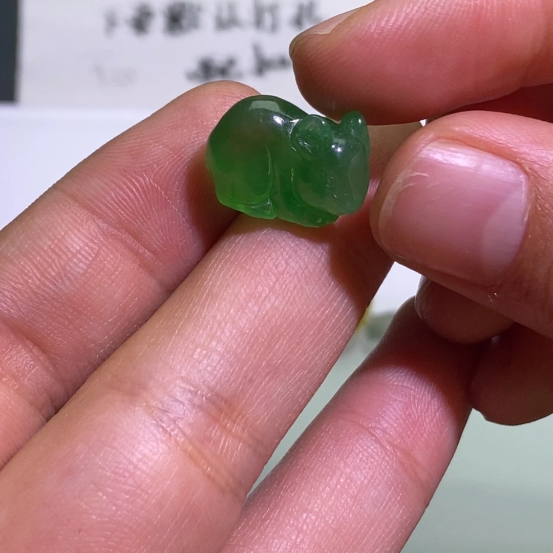 翡翠未镶嵌颈饰吊坠