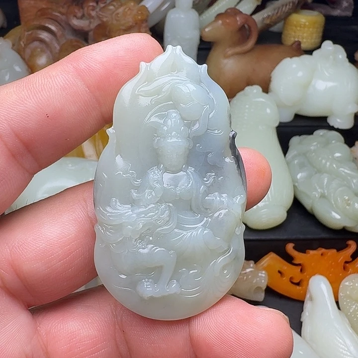 言***致和田玉未镶嵌挂件