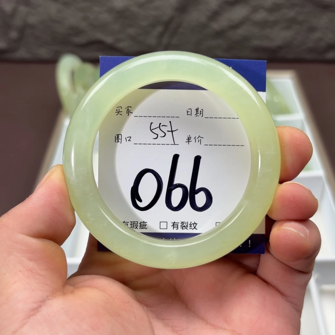 岫玉未镶嵌手镯手镯