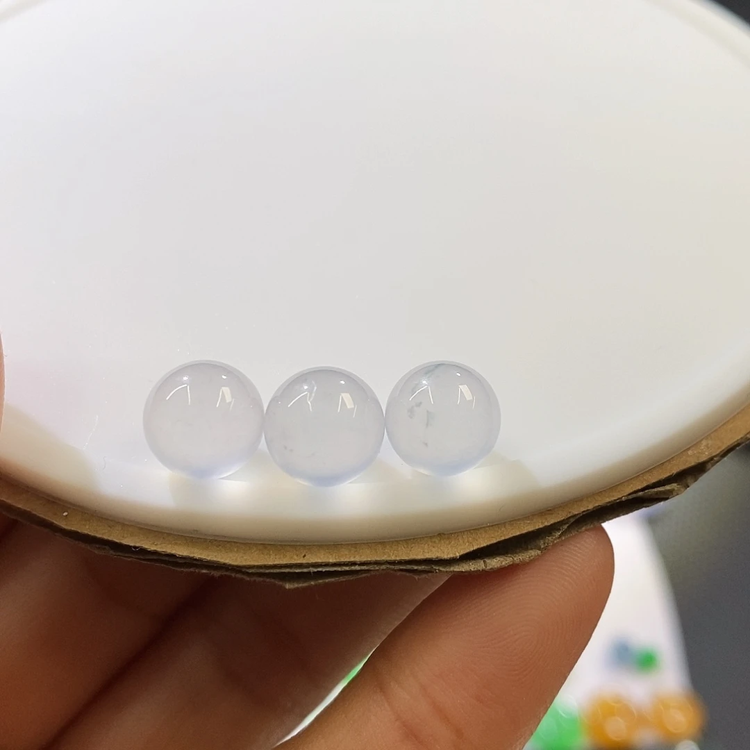 未镶嵌挂件翡翠一组卡8.5。