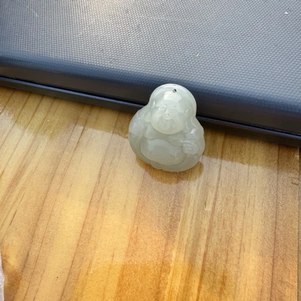 和田玉清水逍遥佛