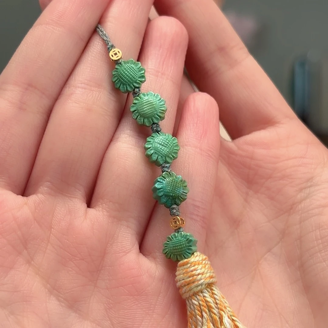 绿松石未镶嵌颈饰