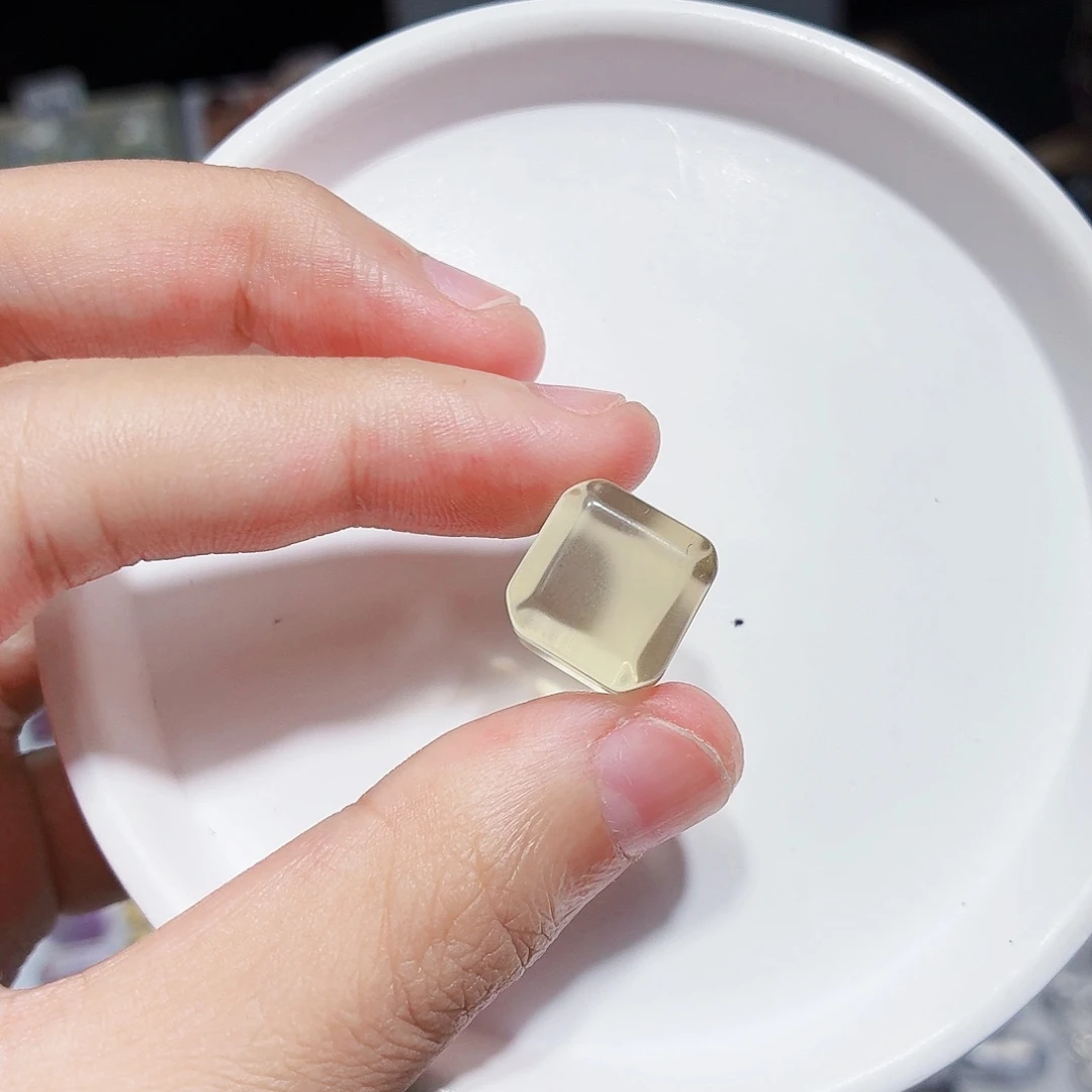 珠宝半成品水晶未镶嵌黄水打孔不退换