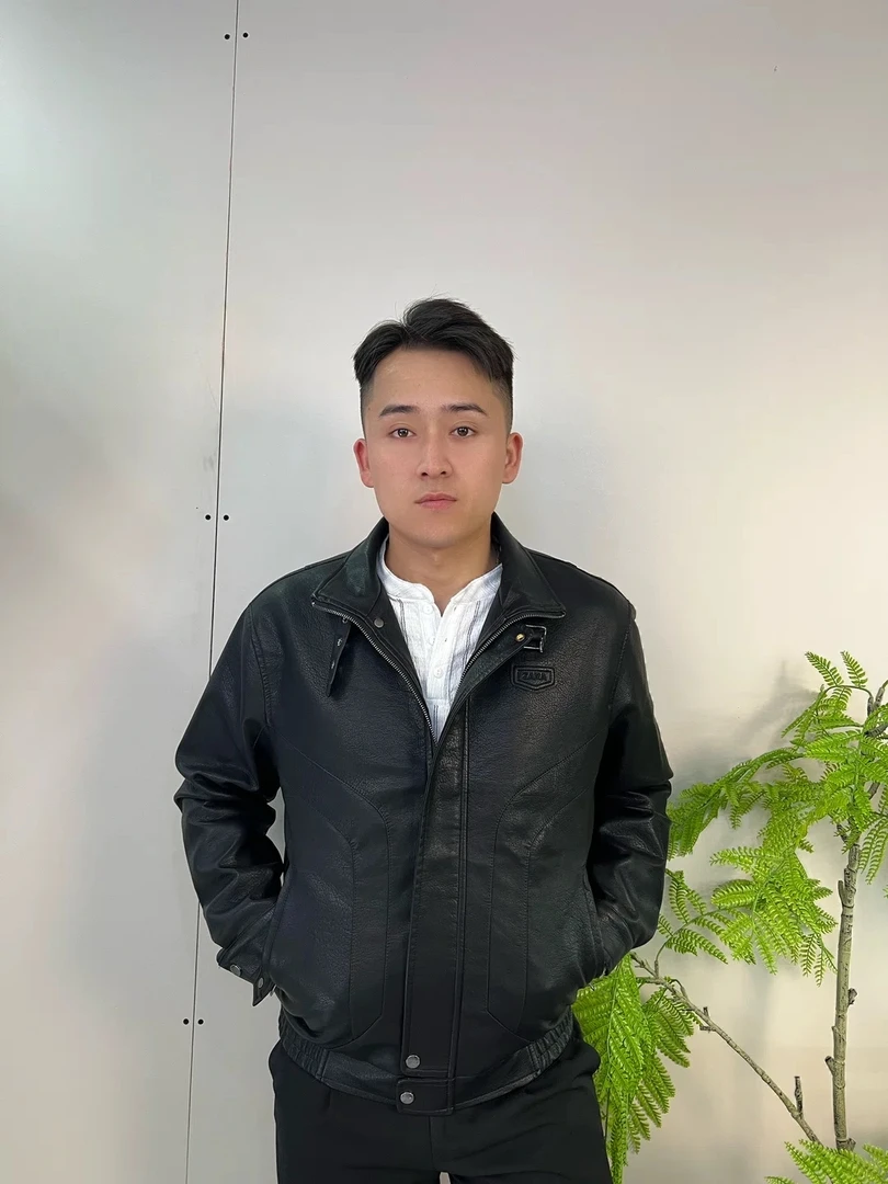 2025新款常规款翻领短款皮衣时尚经典修身秋季（13006 ）