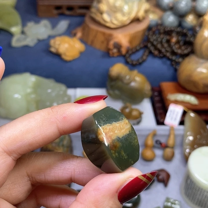 岫岩河磨玉（透闪石质玉）特价未镶嵌