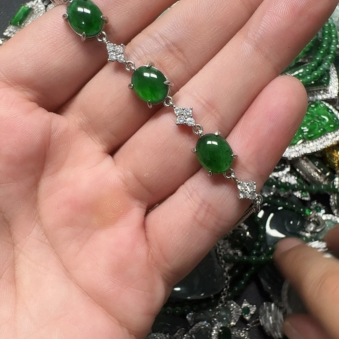翡翠未镶嵌颈饰天然A货翡翠放漏