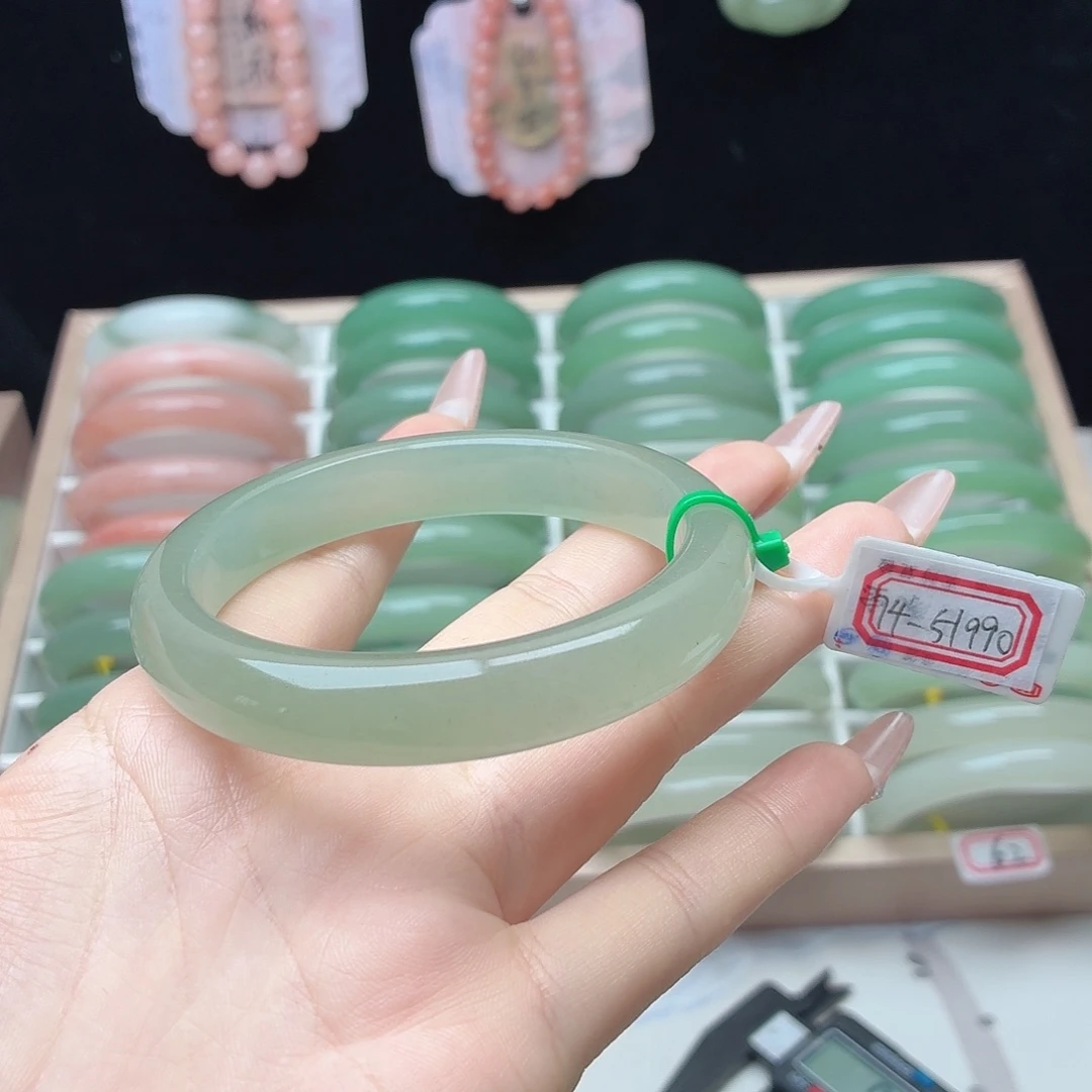 石英质玉未镶嵌手镯60
