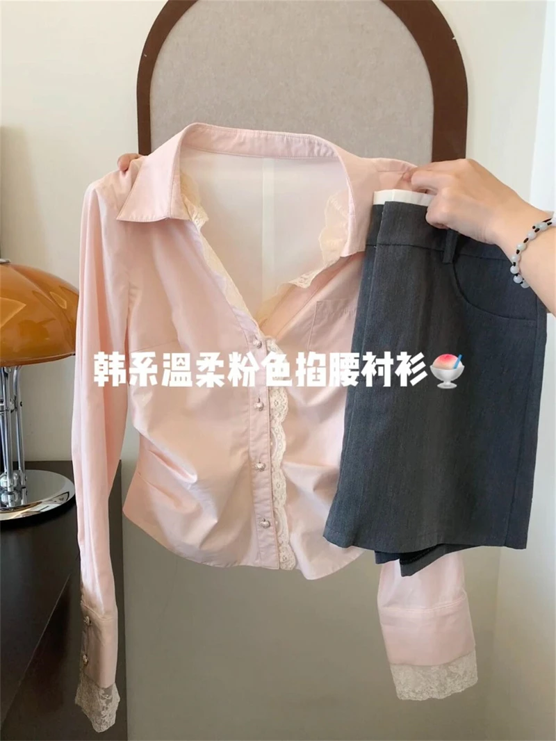 早春新款韩系温柔穿搭套装翻领掐腰蕾丝拼接衬衫撞色短裙两件套女