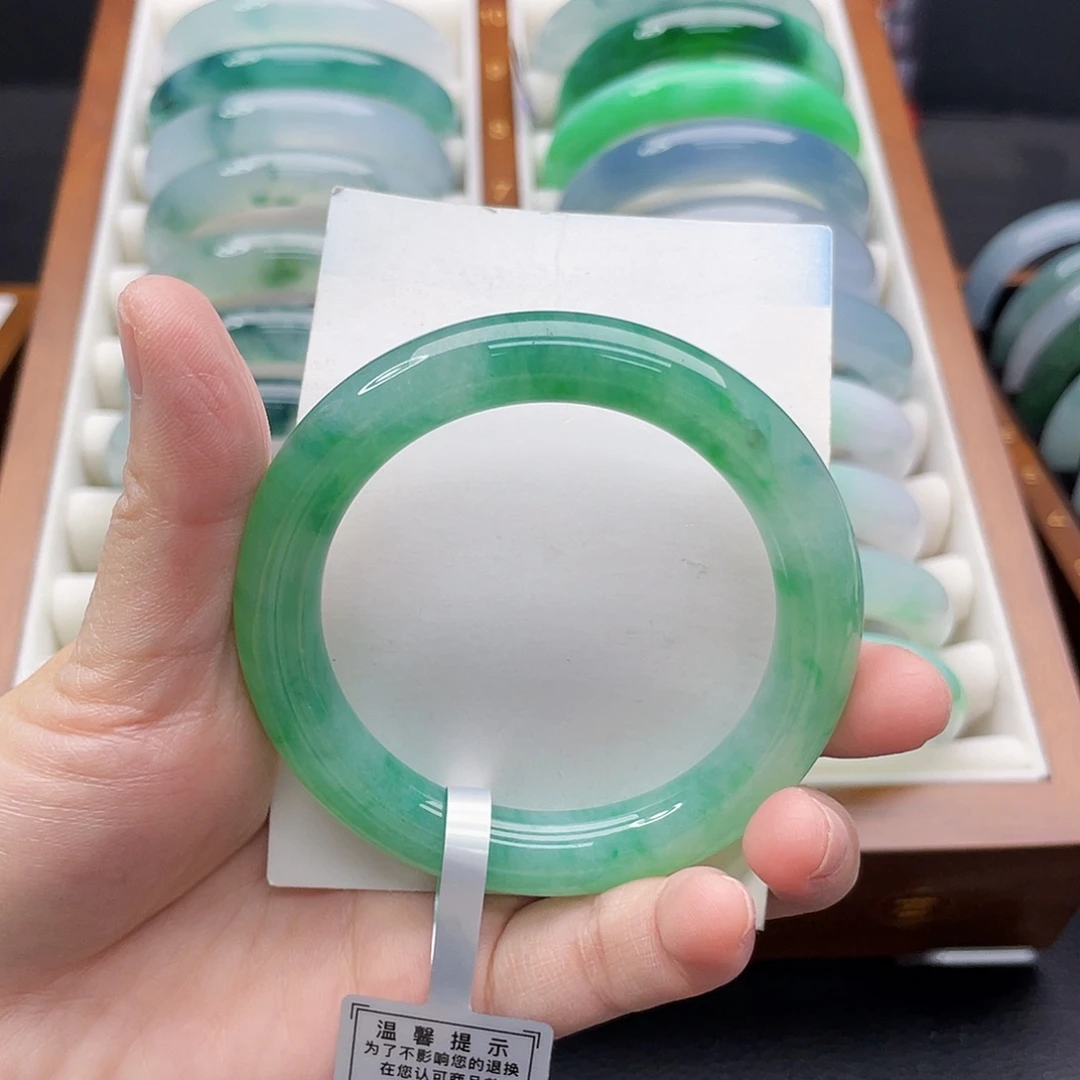 翡翠未镶嵌手镯51绿圆条