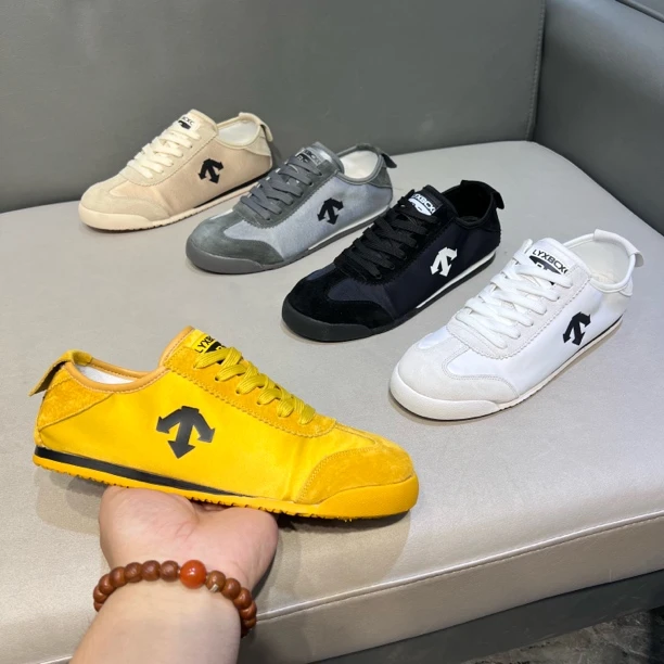 夏季新款透气板鞋运动休闲时尚百搭软底舒适男鞋