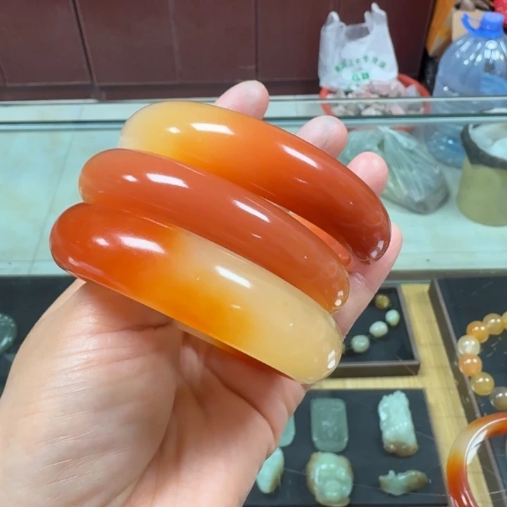 雅***姐石英岩玉合金颈饰