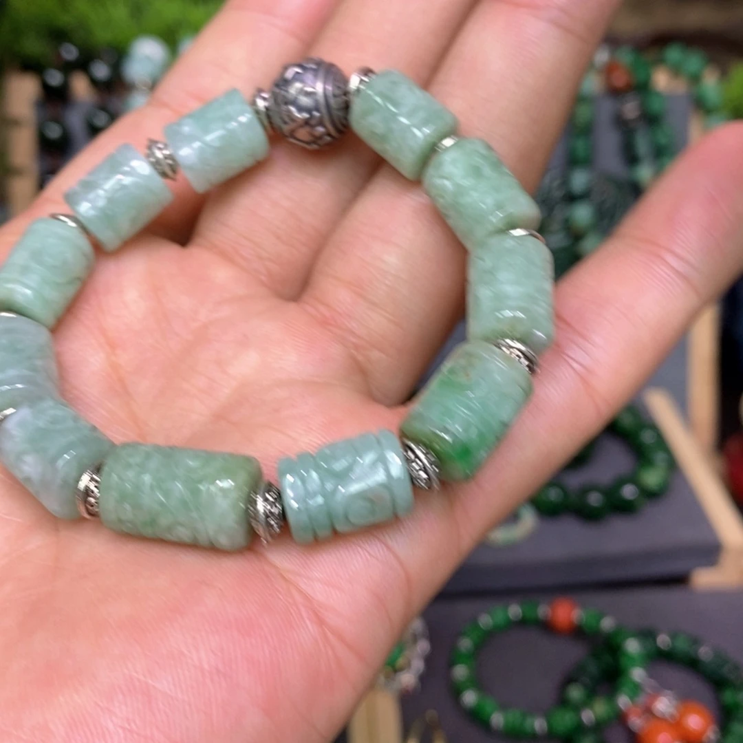 翡翠手链未镶嵌漂亮美眉