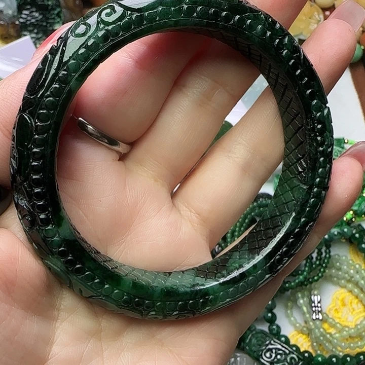 栗****翡翠未镶嵌手镯天然A货