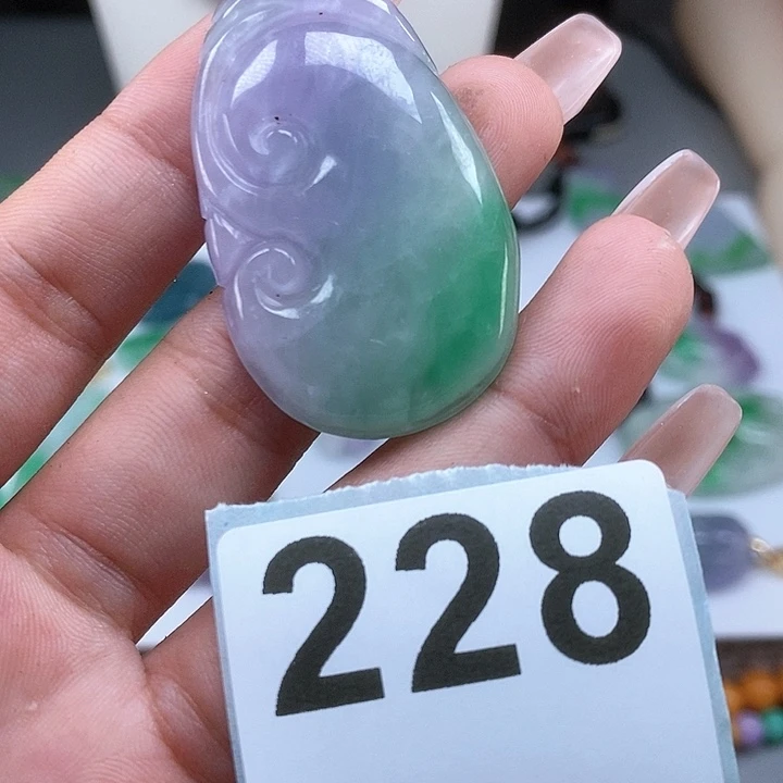 翡翠颈饰未镶嵌吊坠