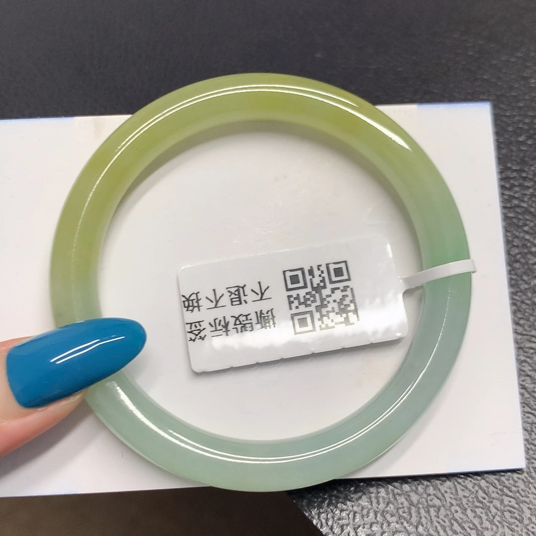 翡翠手镯未镶嵌天然缅甸翡翠
