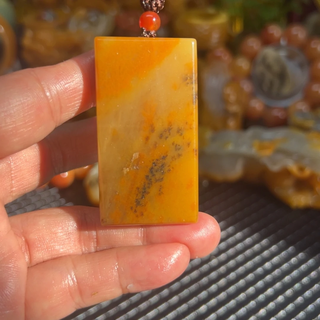 石英质玉未镶嵌颈饰