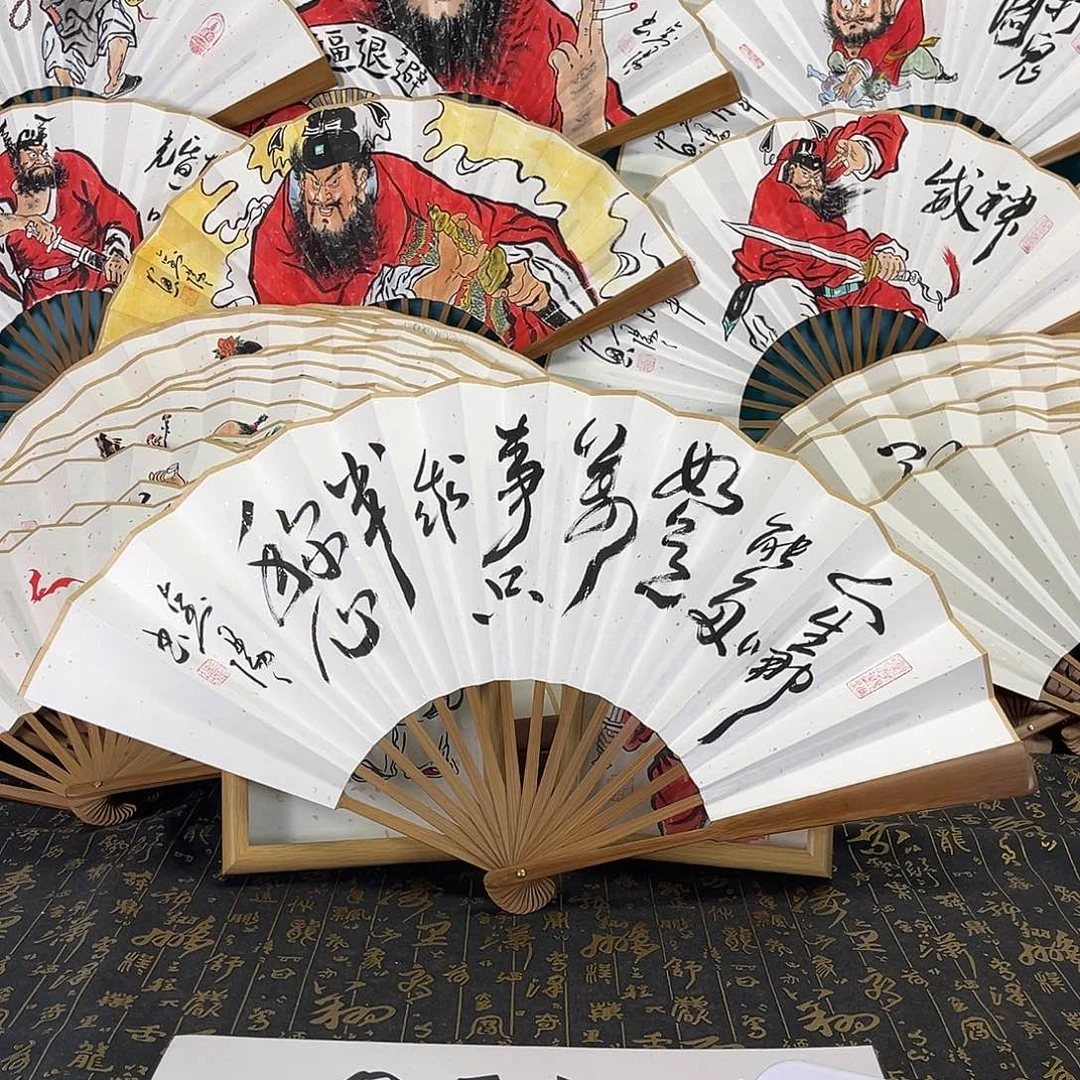国画板****s手绘折扇一把