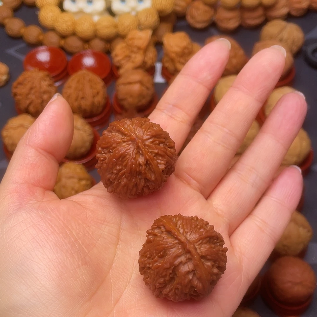 无***畏文玩核桃把件狮子头