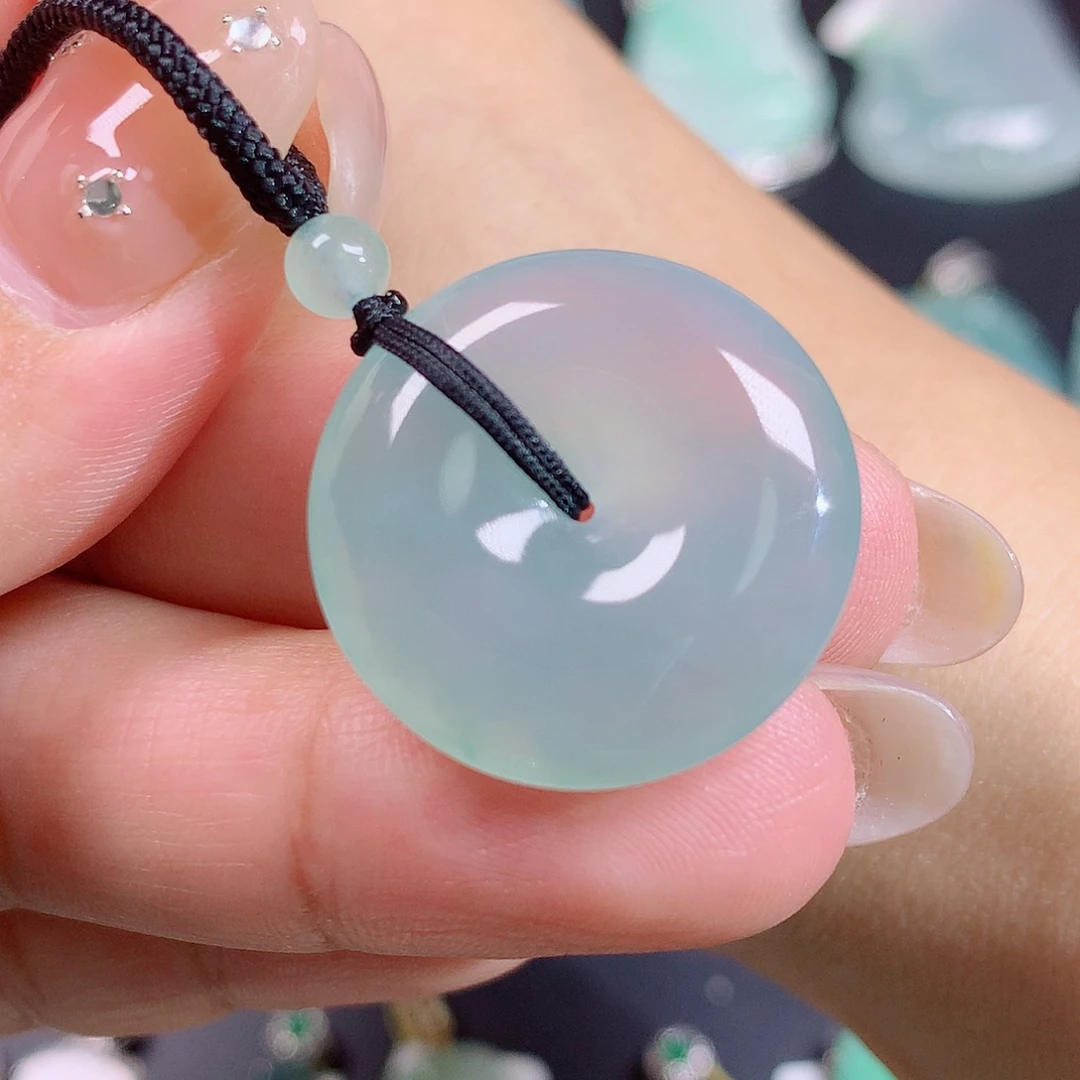 翡翠未镶嵌颈饰平安扣