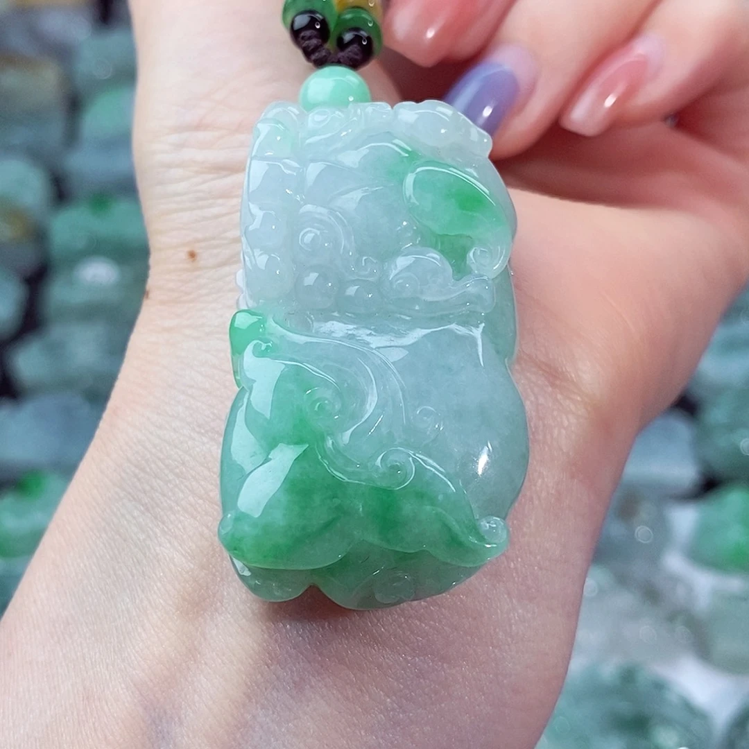 颈饰未镶嵌翡翠天然